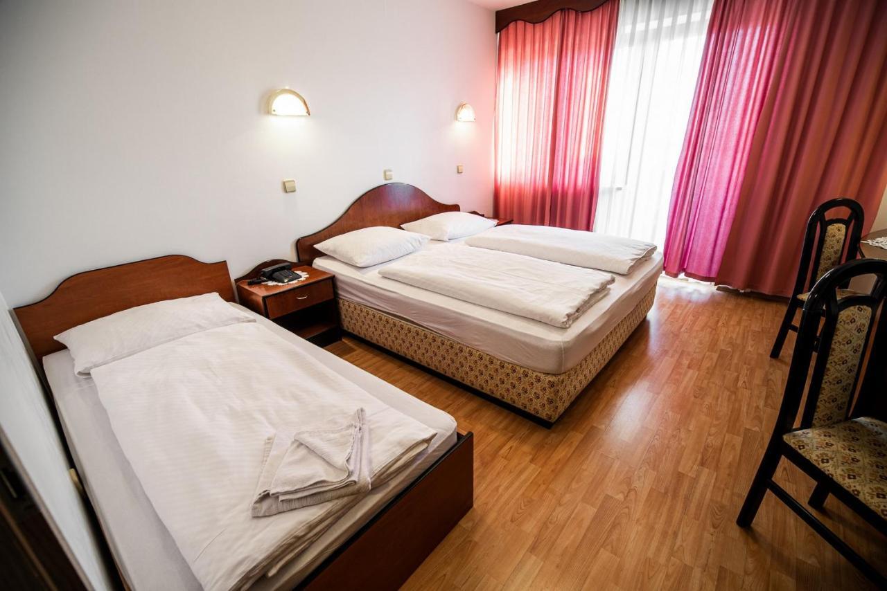 לאסצה Guesthouse Leski Dvor מראה חיצוני תמונה